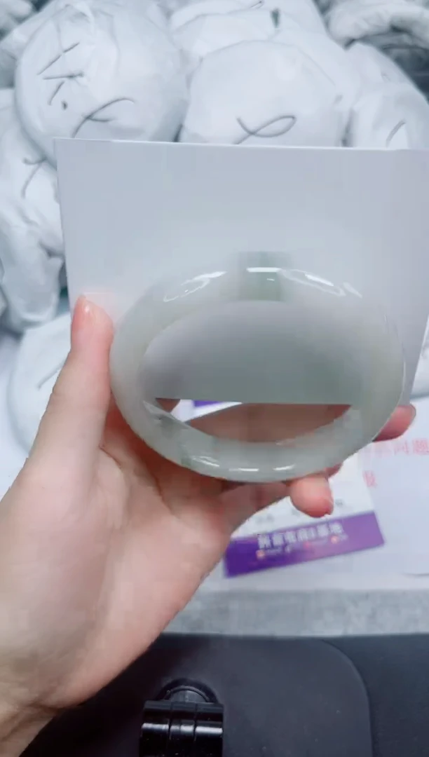 石英质玉手镯未镶嵌158-60