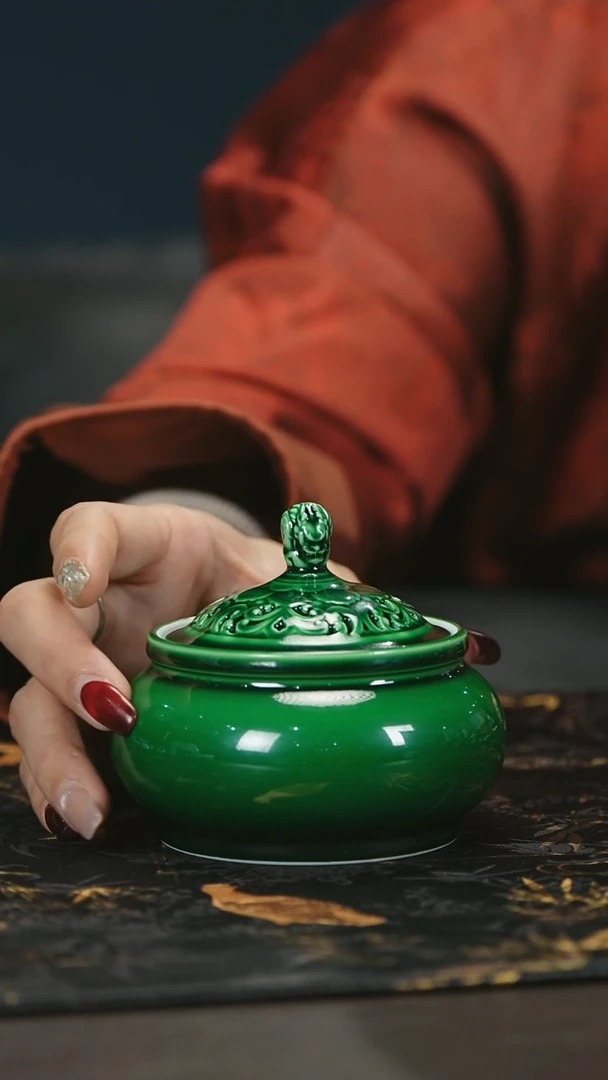 【闪购商品】瓷唐里郎窑绿雕刻香炉