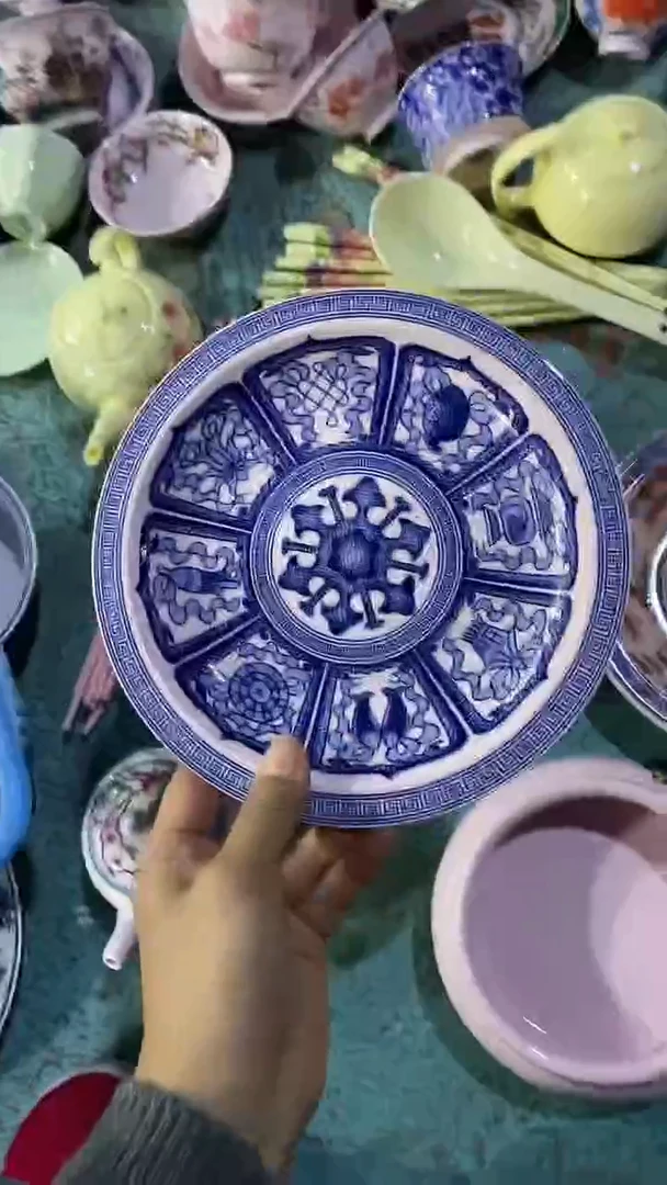 摆件陶红稀土青花八宝壶承