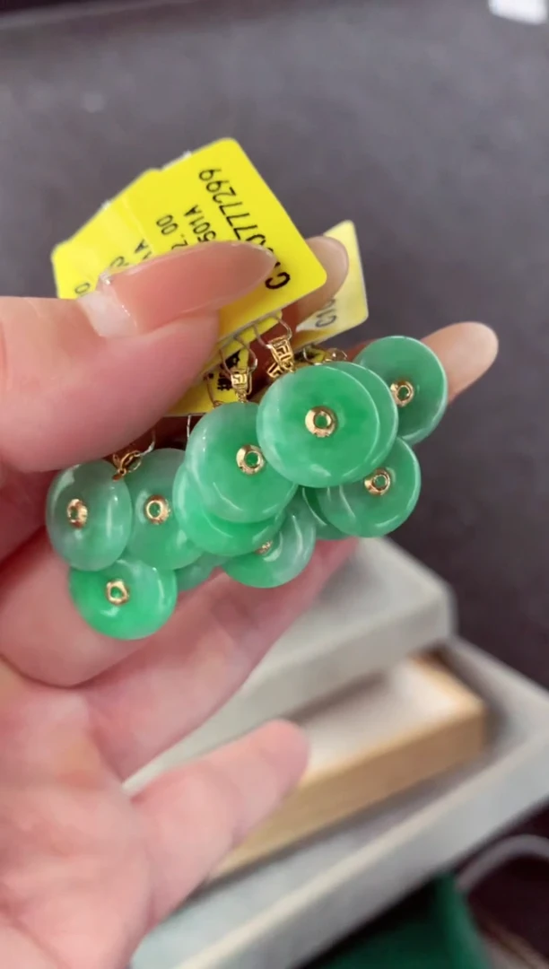 翡翠18K金镶嵌吊坠(不含链)多样性发货其中一件