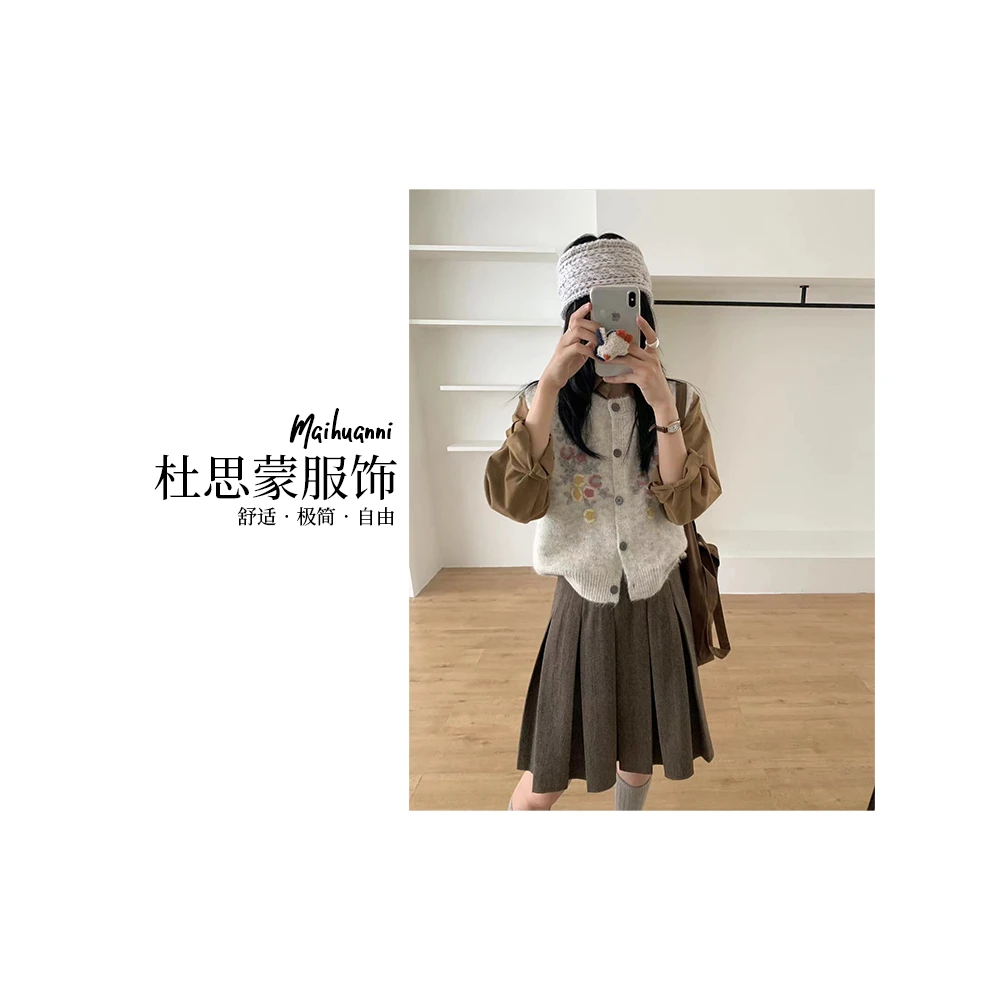 （杜思蒙服饰）W024 -【秋咖奶冻】韩系重工手工花羊驼休闲开衫马甲