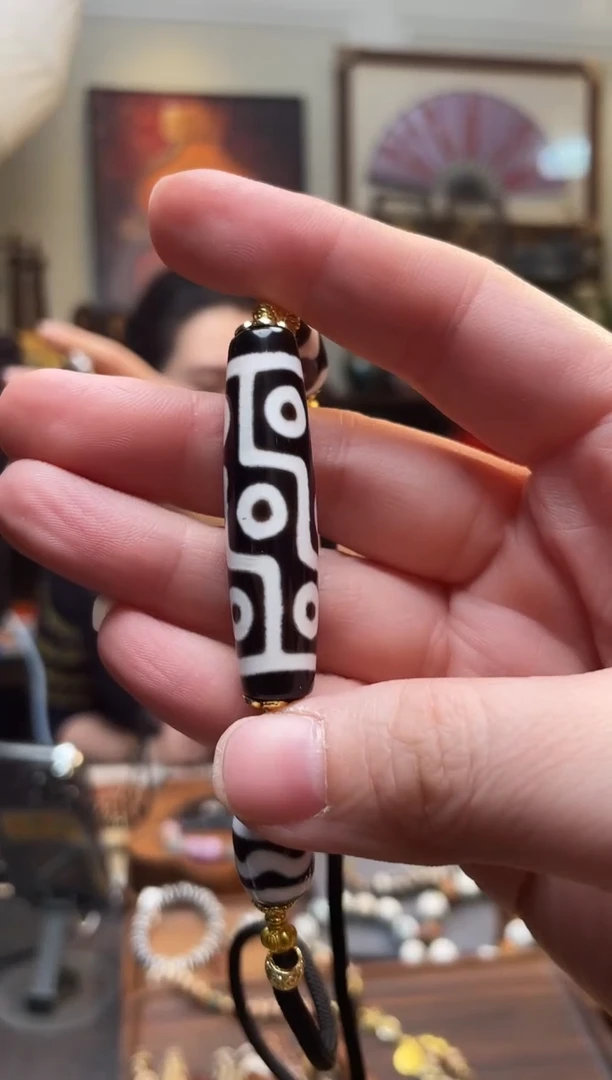 【闪购商品】椰蒂吊坠0202-26黑白九眼项链