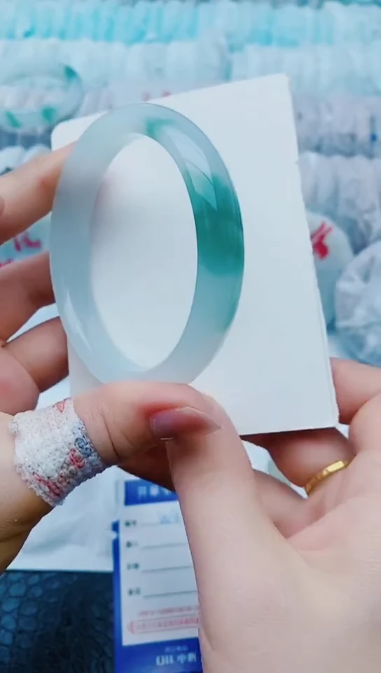 未镶嵌手镯石英质玉w47+63-64