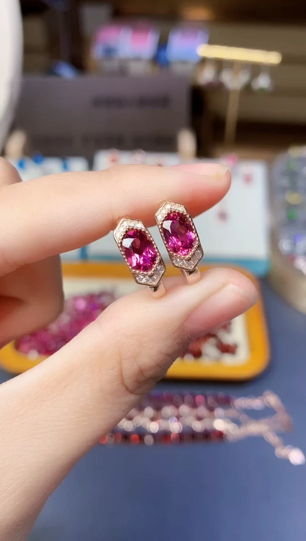 银S925镶嵌耳扣石榴石天然镁铝