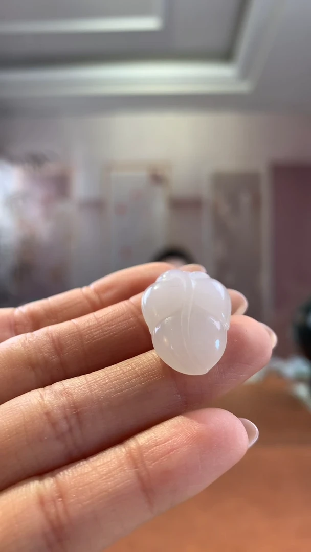 未镶嵌和田玉挂件叶子吊坠