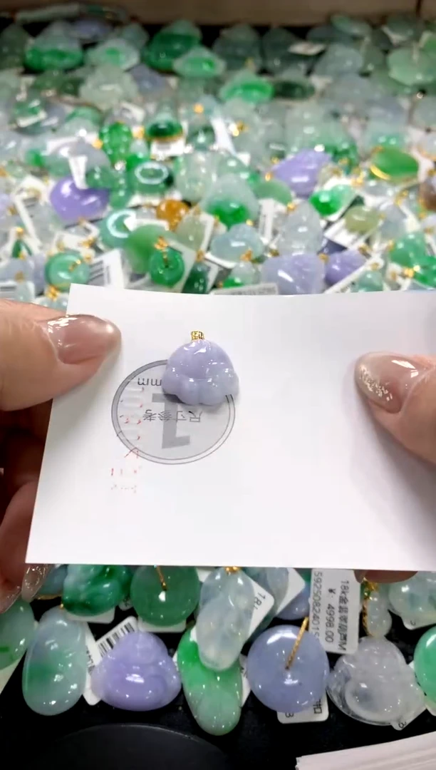 颈饰18K金镶嵌翡翠1111111111111111