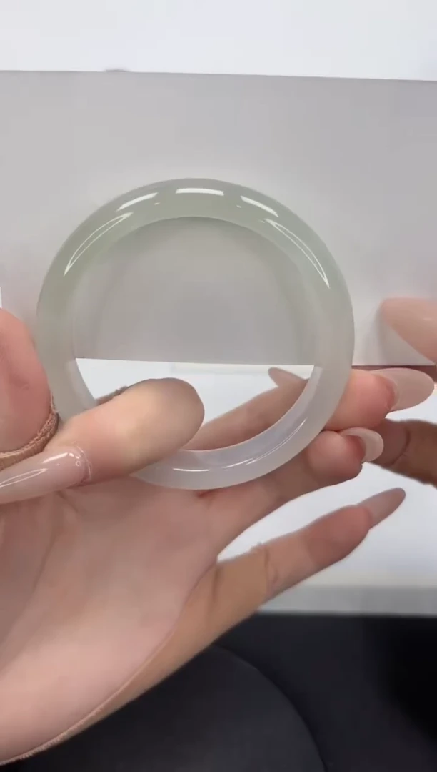 【闪购商品】石英质玉手镯未镶嵌A402-55.3