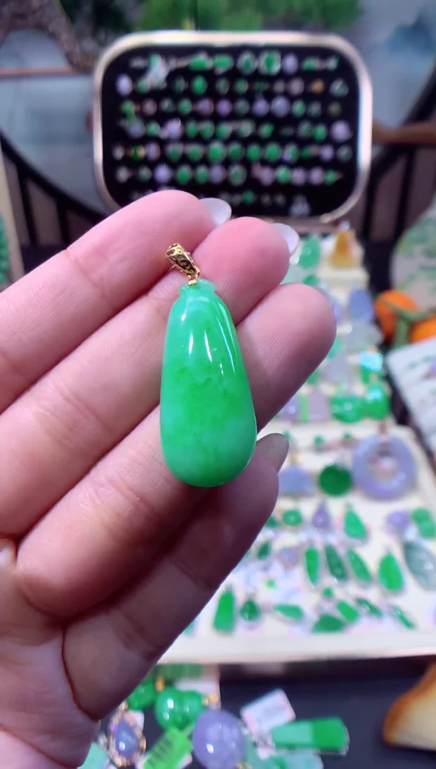 【闪购商品】翡翠颈饰18K金镶嵌缅甸天然A货翡翠