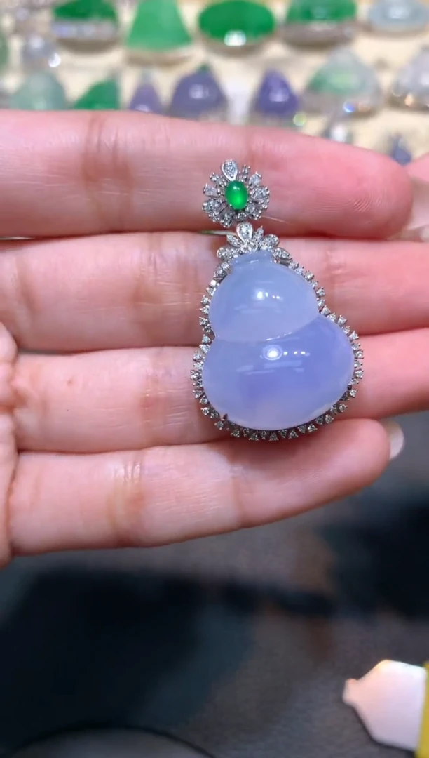 吊坠(赠链)18K金镶嵌翡翠吊坠