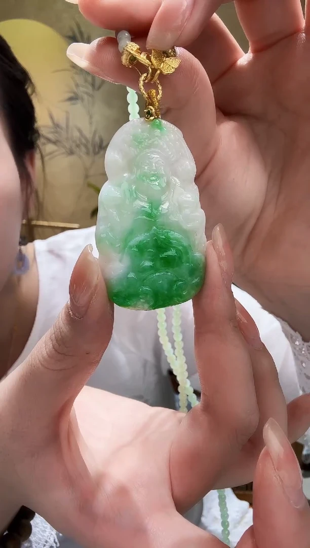 颈饰未镶嵌翡翠吊坠