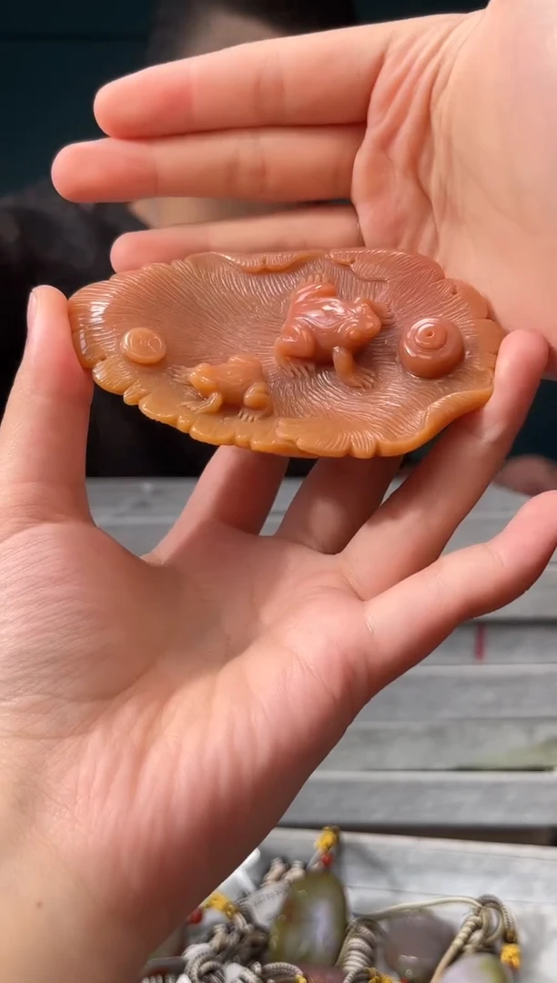 石英质玉未镶嵌颈饰吊坠