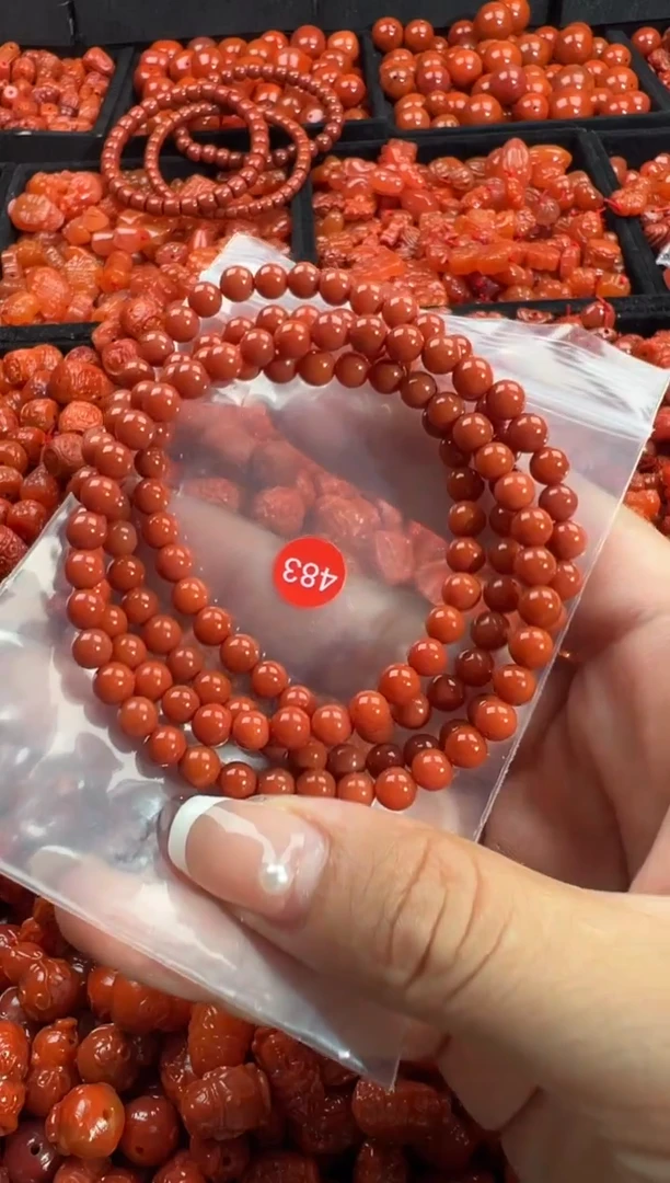 颈饰未镶嵌南红玛瑙苏*娜1