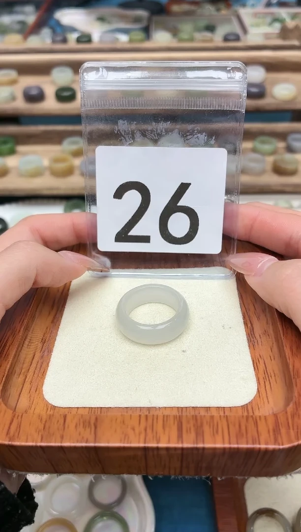 未镶嵌戒圈和田玉18号