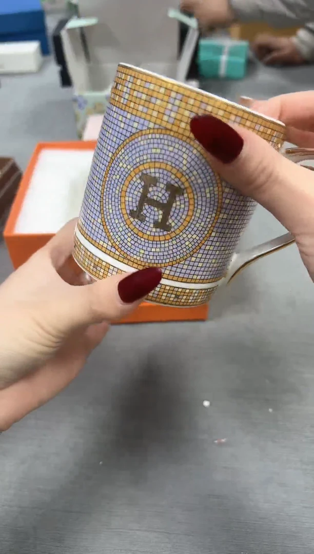 【闪购商品】瓷片新号开播不计成本欢迎点菜！