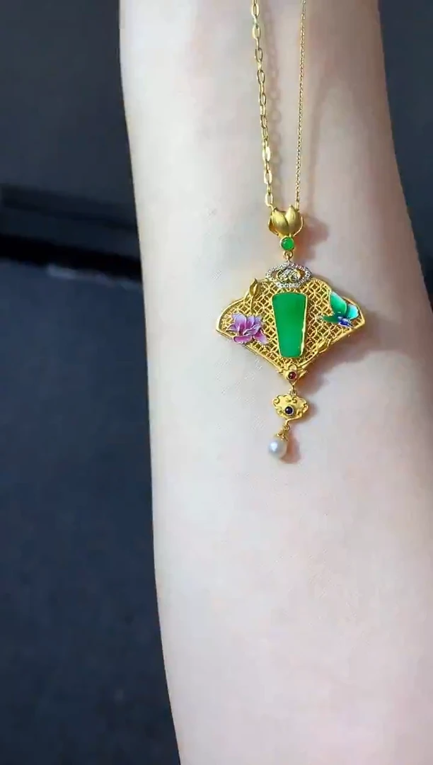 颈饰18K金镶嵌翡翠666-中国好珍宝