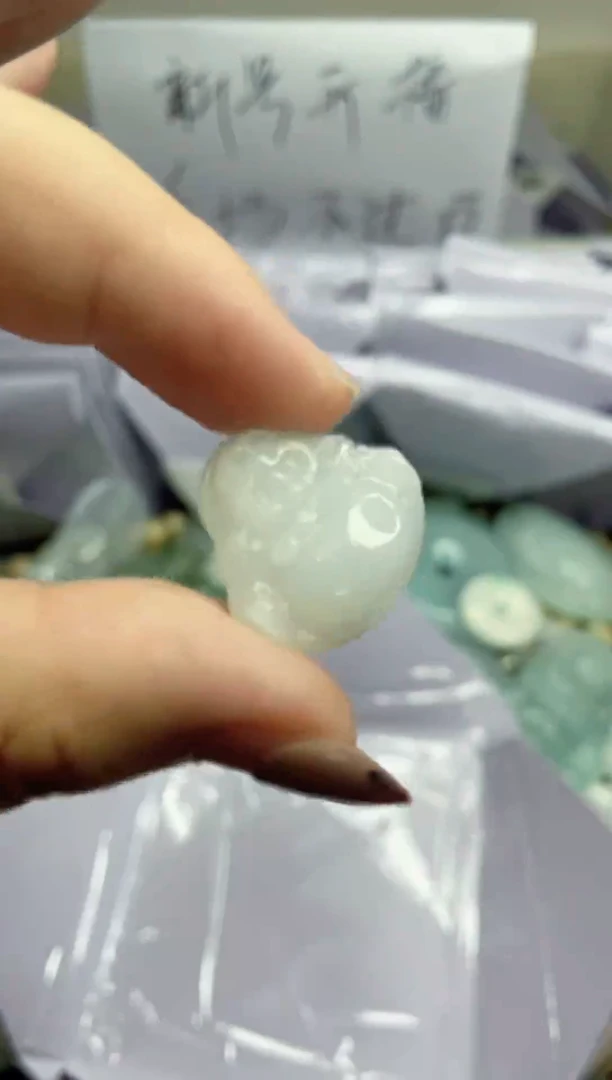 翡翠未镶嵌颈饰星河工厂甄选多样性发其一微瑕介意勿拍~