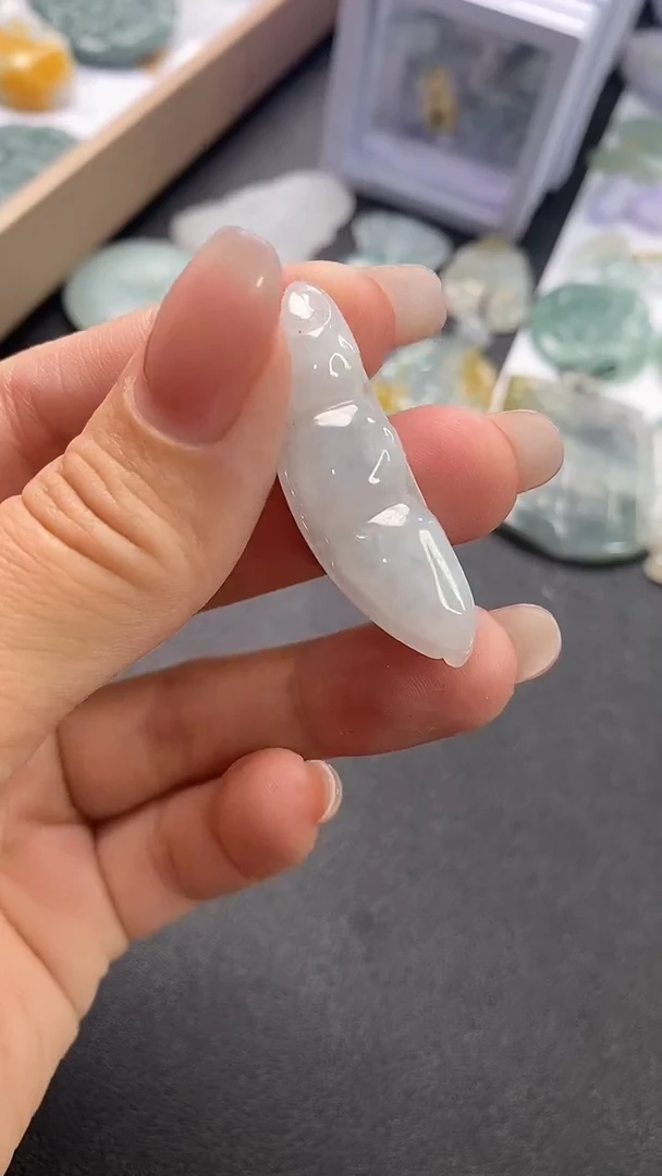 翡翠未镶嵌吊坠(不含链)1