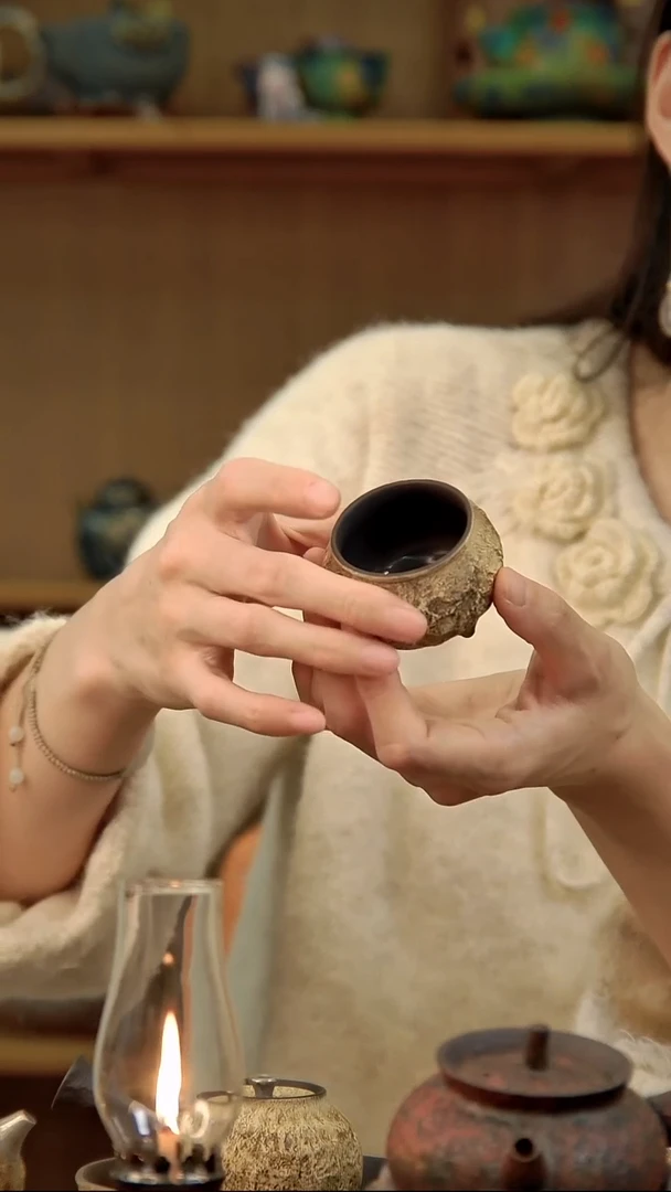 言野手作 粉引仿古锤纹三足杯