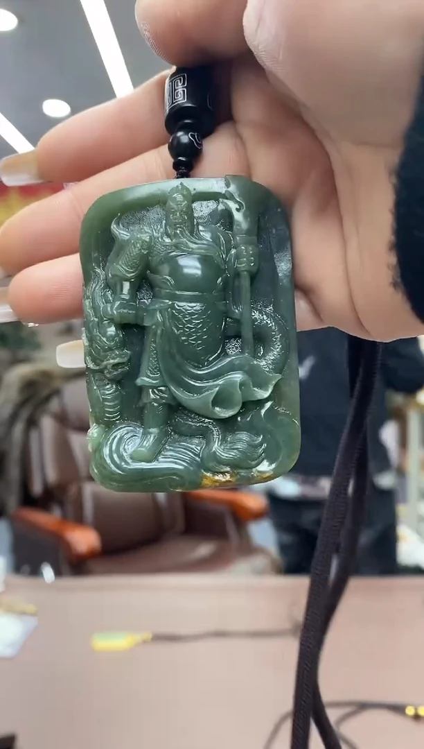 颈饰未镶嵌透闪石质玉吊坠