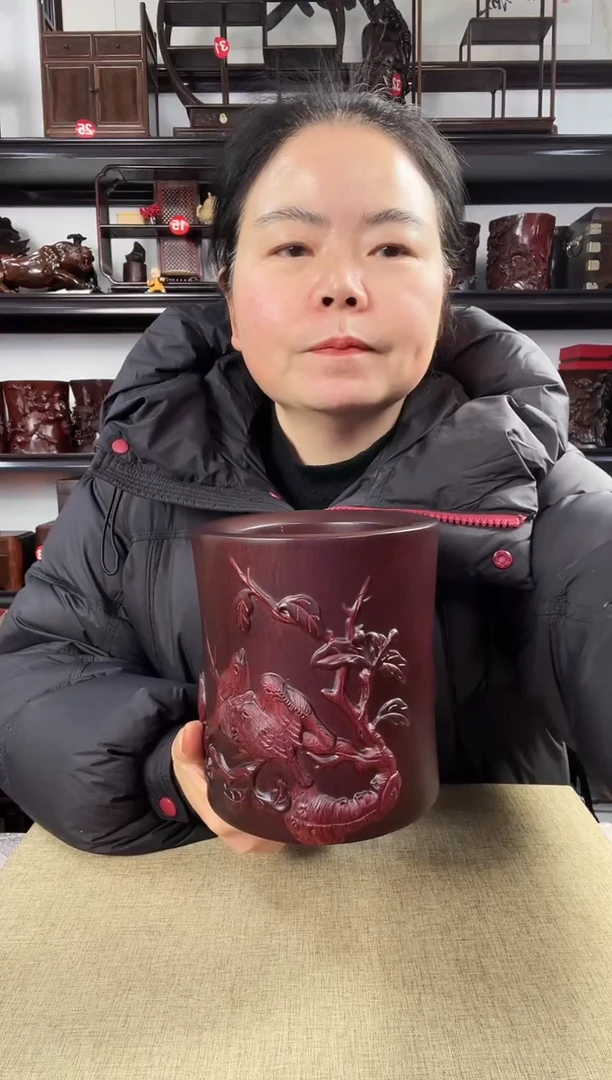 木喜鹊笔筒老李红木工艺品