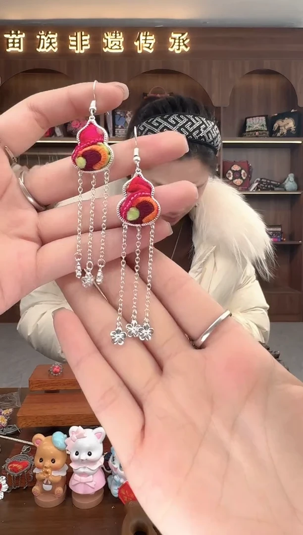 【闪购商品】织绣扶光苗绣传承132