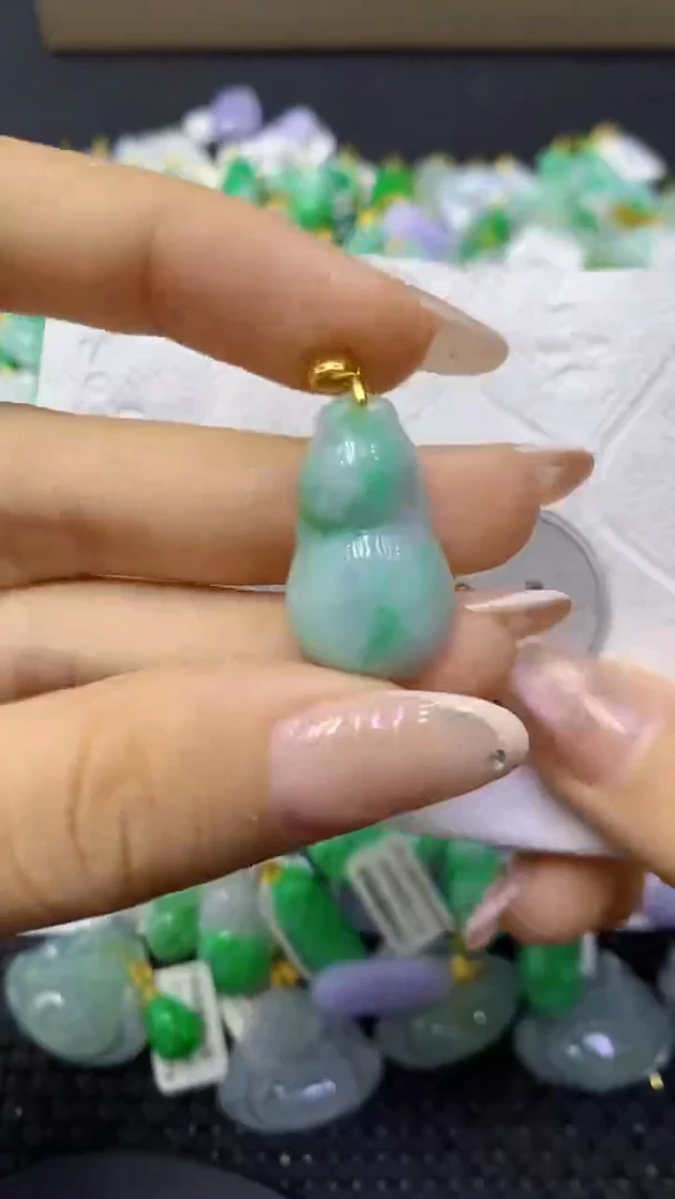 颈饰未镶嵌翡翠天然缅甸翡翠A货