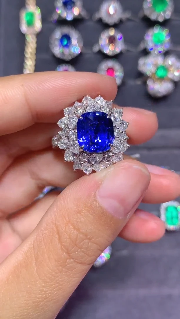 戒指蓝宝石18K金镶嵌5.03CT