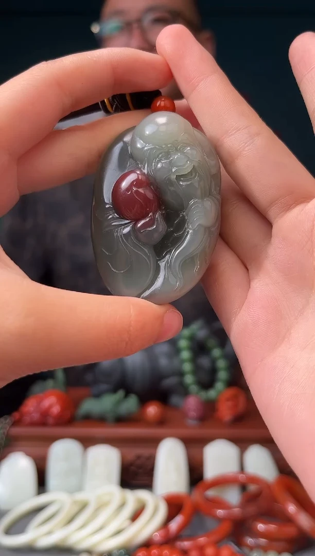 石英质玉未镶嵌颈饰吊坠