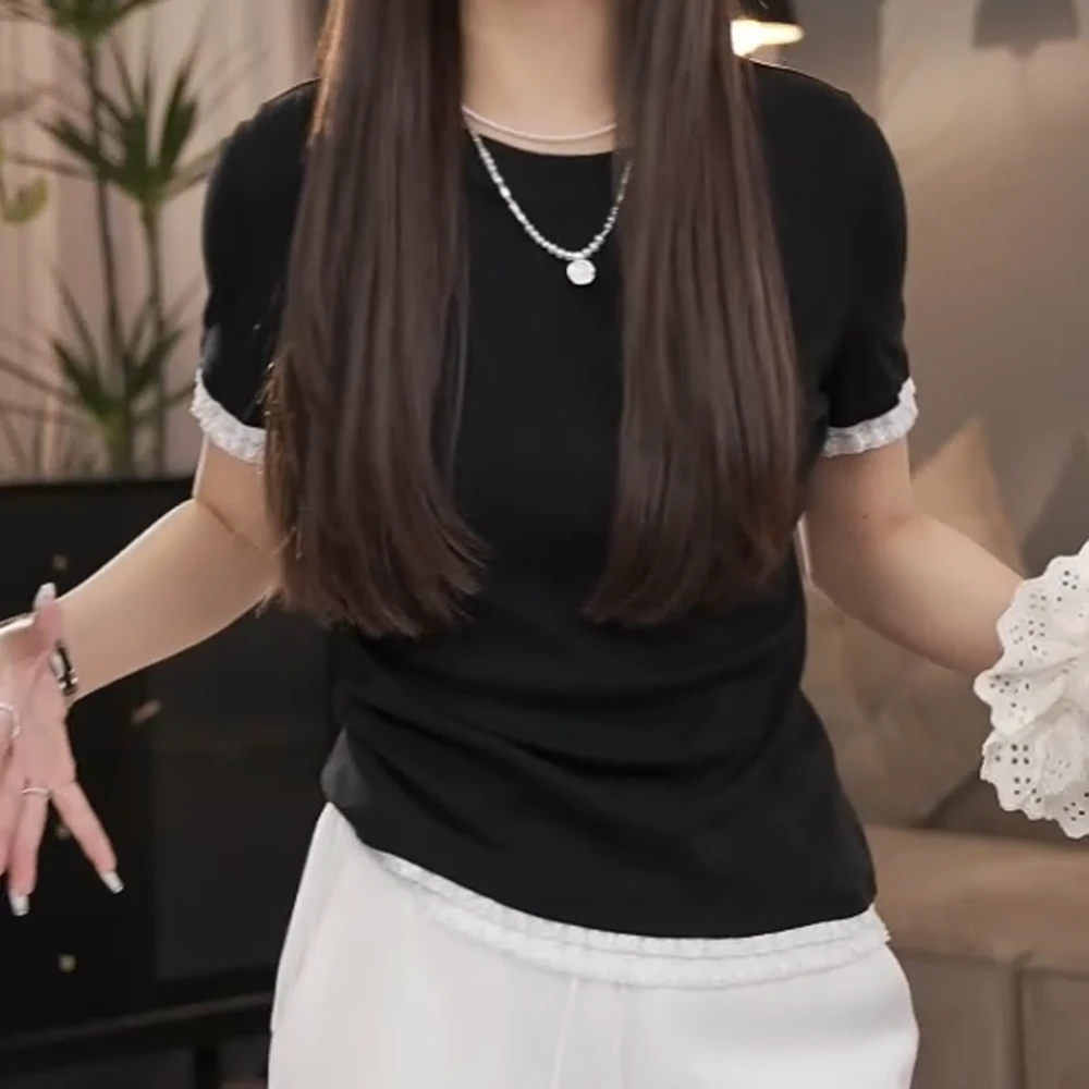 新春上新洋气圆领小标小众下摆拼接蕾丝时尚百搭显瘦纯色高级T恤