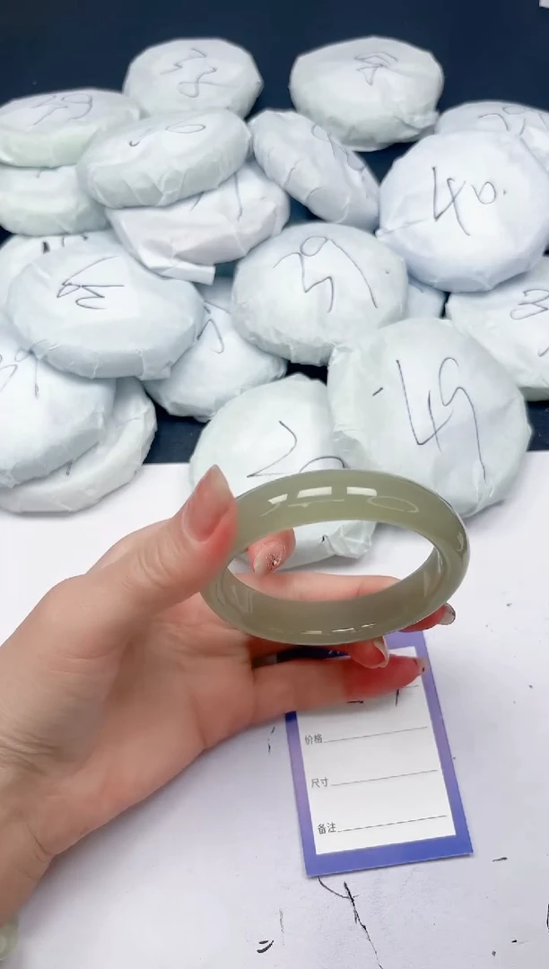 未镶嵌手镯石英质玉A507/60