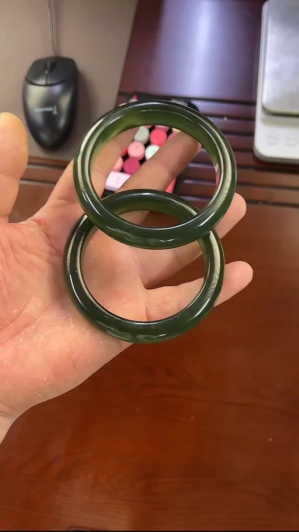 未镶嵌蛇纹石玉手镯多样是发货随机发一