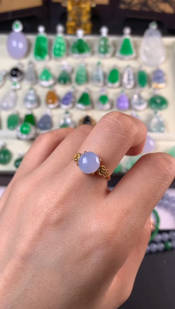 18K金镶嵌戒指翡翠戒指