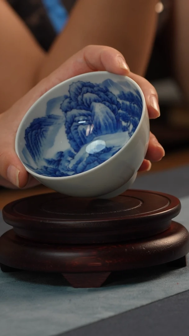 杯子非遗-王喜枝-青花山水鸡心杯（会客厅证书）