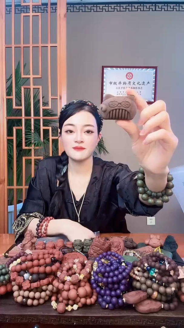 泥塑天青龙猫咪梳