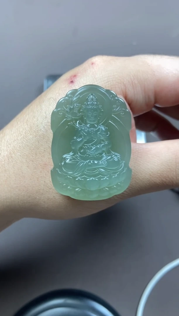 颈饰未镶嵌和田玉豪****年1