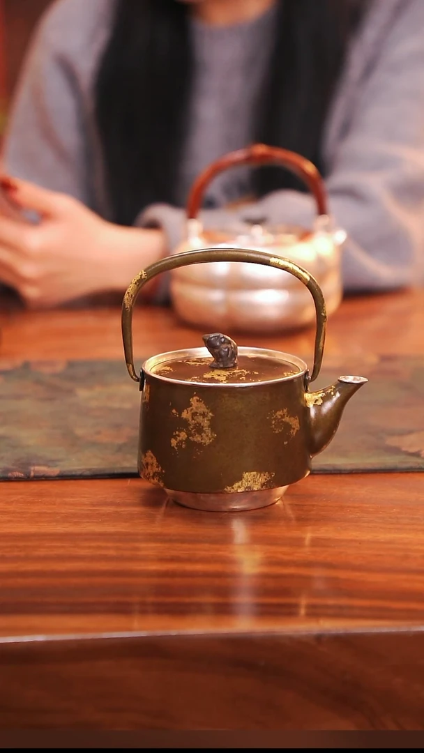 蜜褐-太湖映月银壶 393g