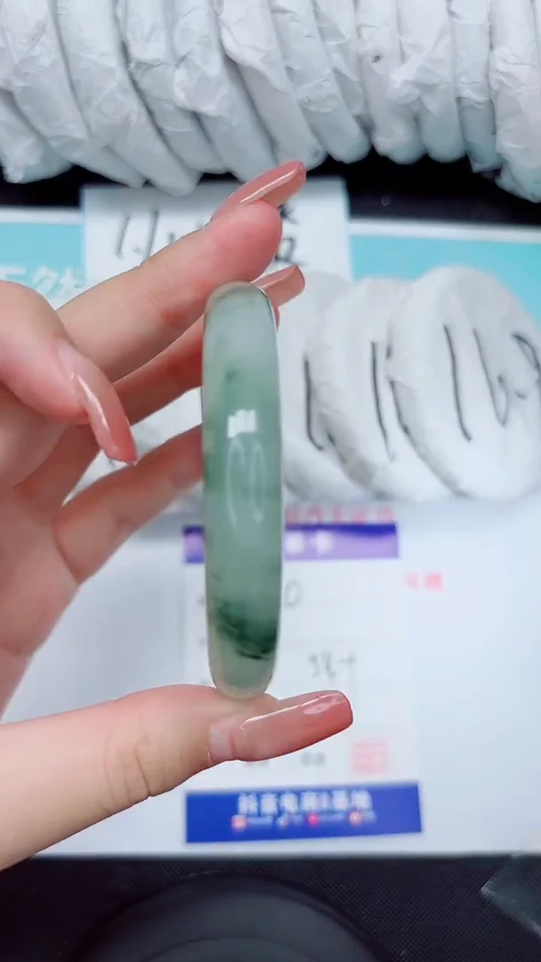 石英质玉手镯未镶嵌70-54