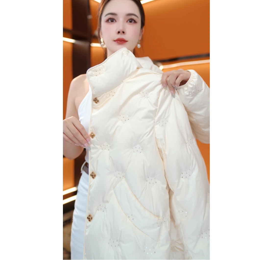 2025年新款重工刺绣小香风时尚保暖羽绒服21192-悠悠