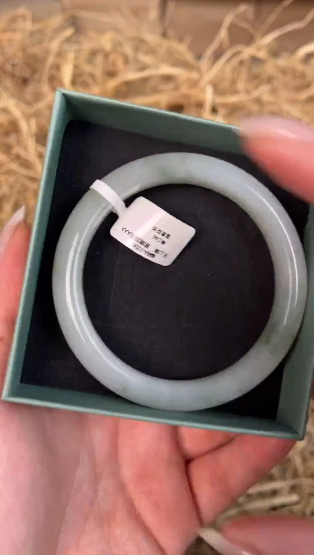 未镶嵌手镯石英质玉A-0205