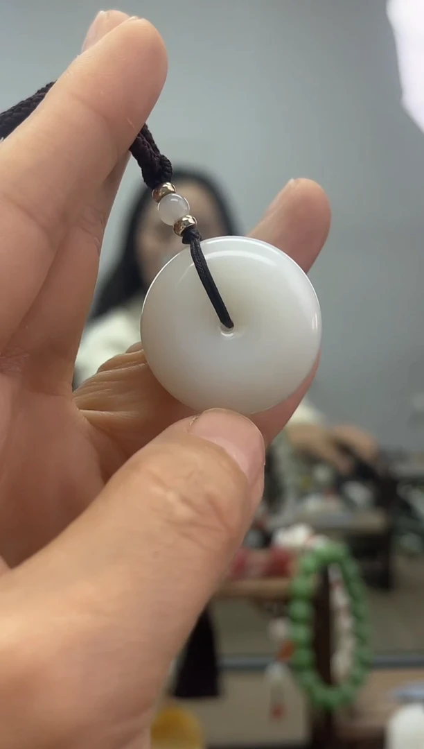 和田玉未镶嵌颈饰1