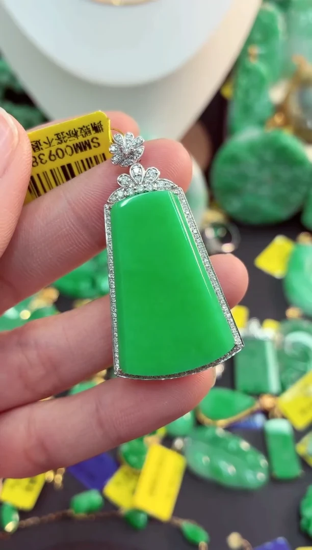 吊坠(不含链)18K金镶嵌翡翠天然缅甸翡翠A货