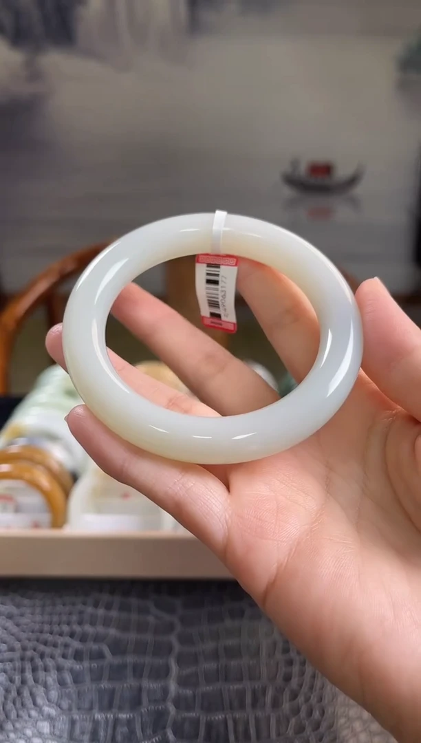 未镶嵌手镯和田玉59+圈口3177