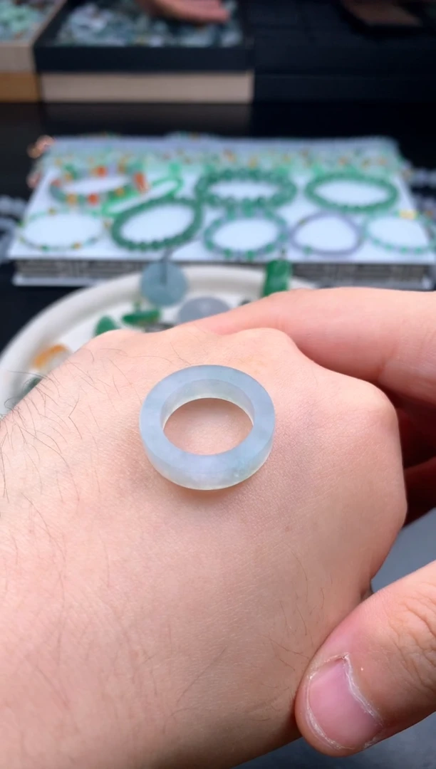 定制翡翠未镶嵌翡翠