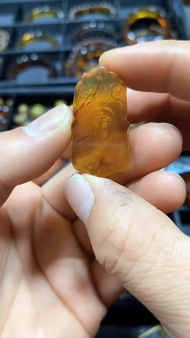 琥珀颈饰未镶嵌天然缅甸琥珀吊坠