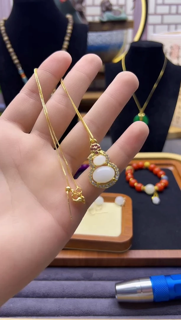 和田玉14K金镶嵌耳饰D102