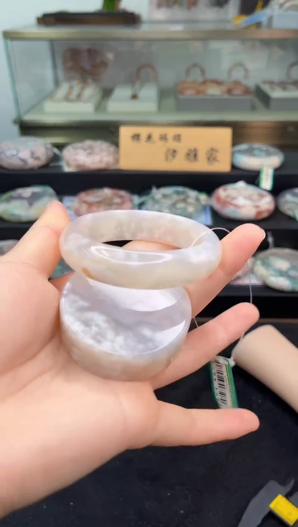未镶嵌手镯石英质玉53圈口（不退不换）1441223