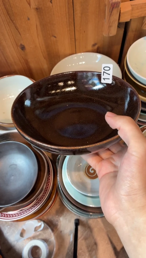 瓷片烦****?170微瑕松木反口碗盘