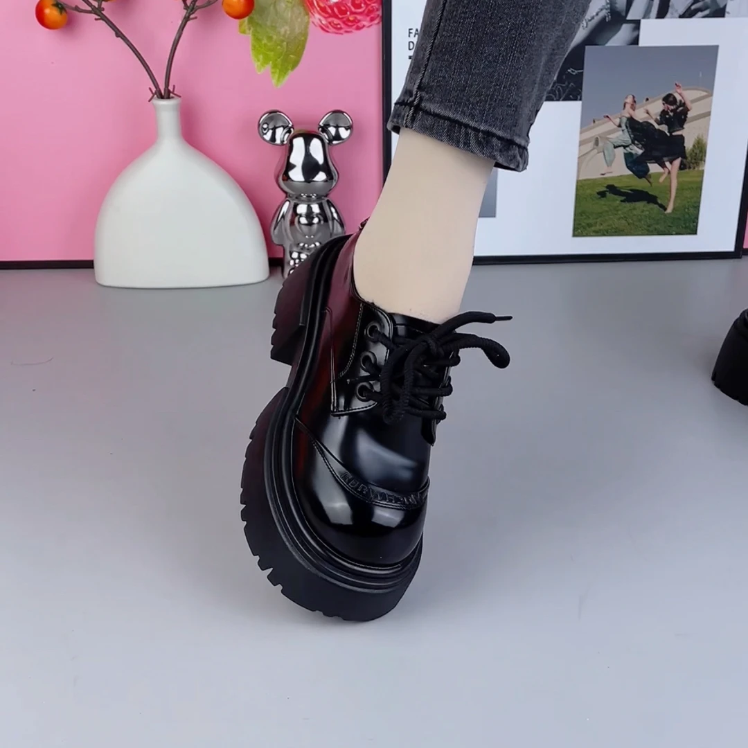 时尚漆皮厚底英伦风百搭单鞋春秋圆头