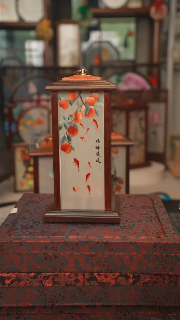 扇子黄花梨宫灯，落地高度30CM,宽度16CM 送线，送锦盒