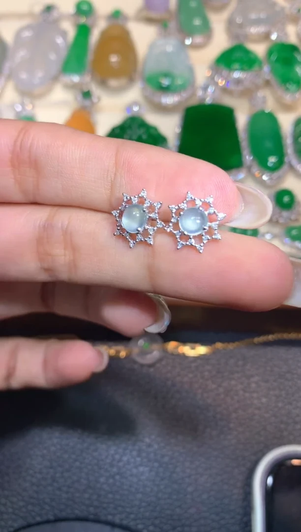 18K金镶嵌翡翠耳饰1